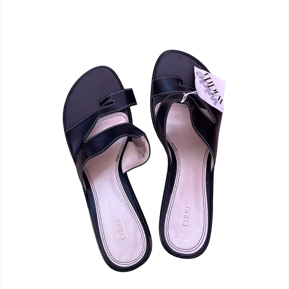 Fioni sandals